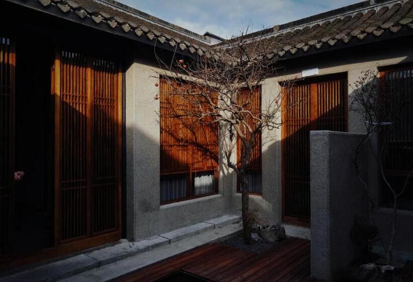 3 Bedroom Suite, Glaze Garden