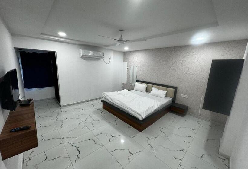 Номер Deluxe, Garden Plaza
