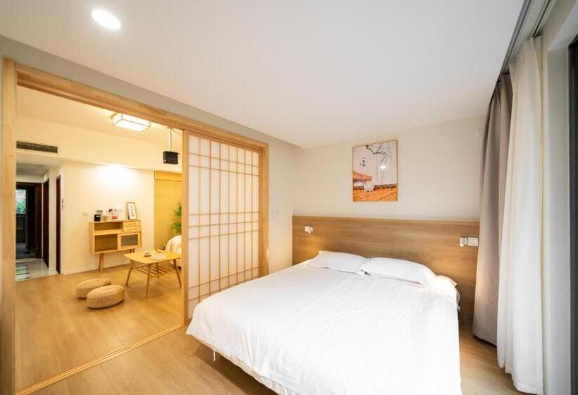 استودیوی استاندارد, Cloud Expo Apartment