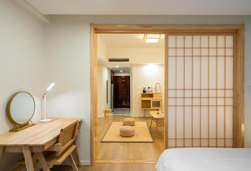 استودیوی استاندارد, Cloud Expo Apartment