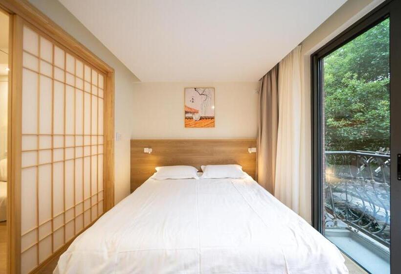 استودیوی استاندارد, Cloud Expo Apartment