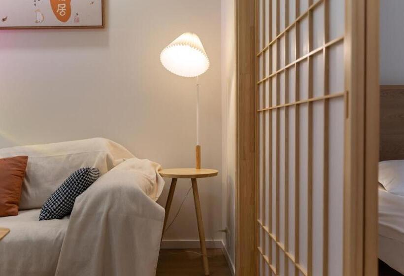 استودیوی استاندارد, Cloud Expo Apartment