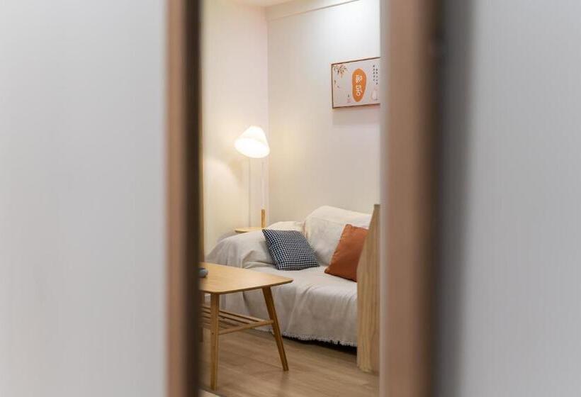 استودیوی استاندارد, Cloud Expo Apartment