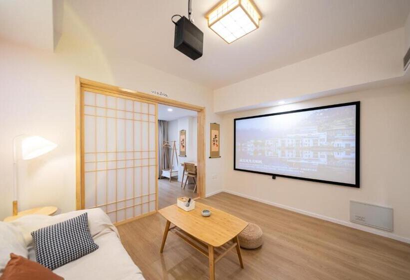 استودیوی استاندارد, Cloud Expo Apartment