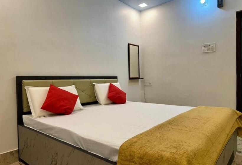 带大床的豪华间, Nalanda Inn Bihar