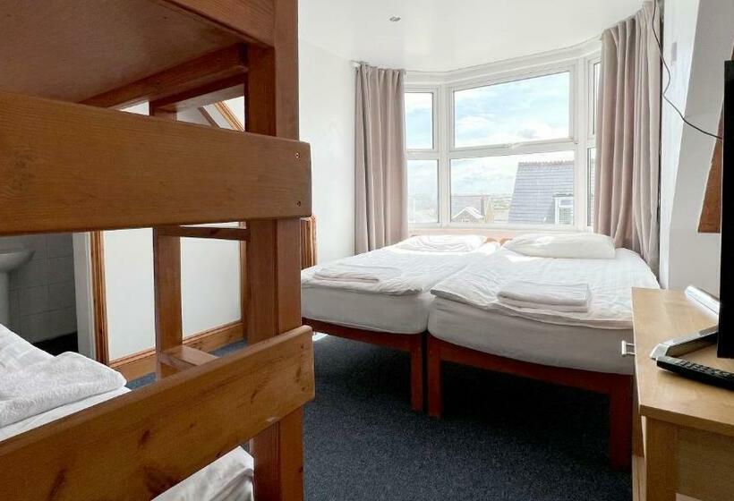 Четырехместный Номер Стандарт, Town Lodge