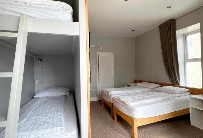 Семейный Номер, Town Lodge