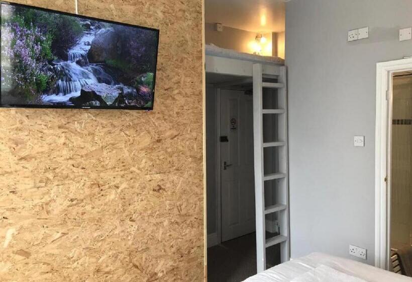 Семейный Номер, Town Lodge
