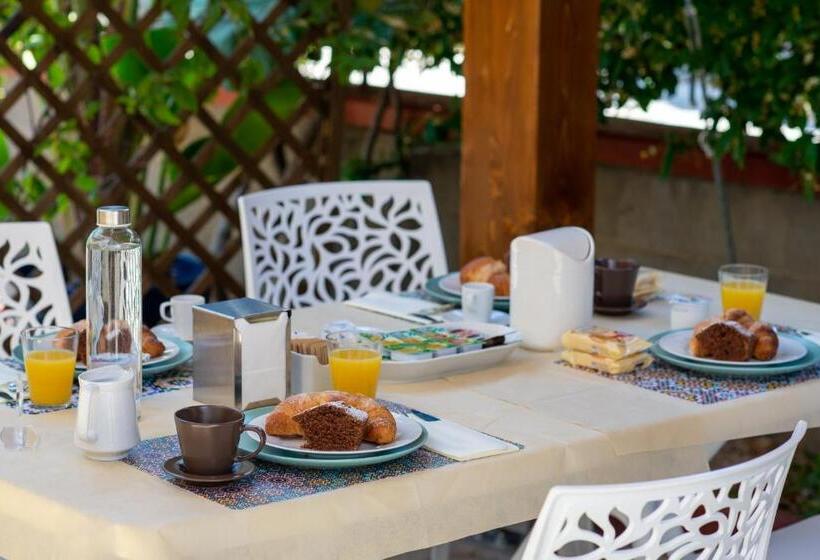 Семейный Номер, Bed And Breakfast Marlè