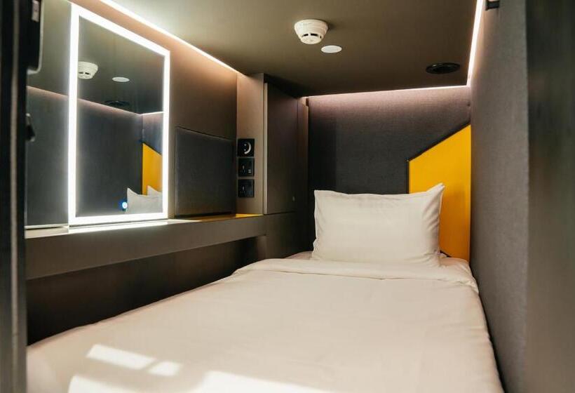 Capsule, Capsule Transit Sleep Lounge Klia T1   Landside
