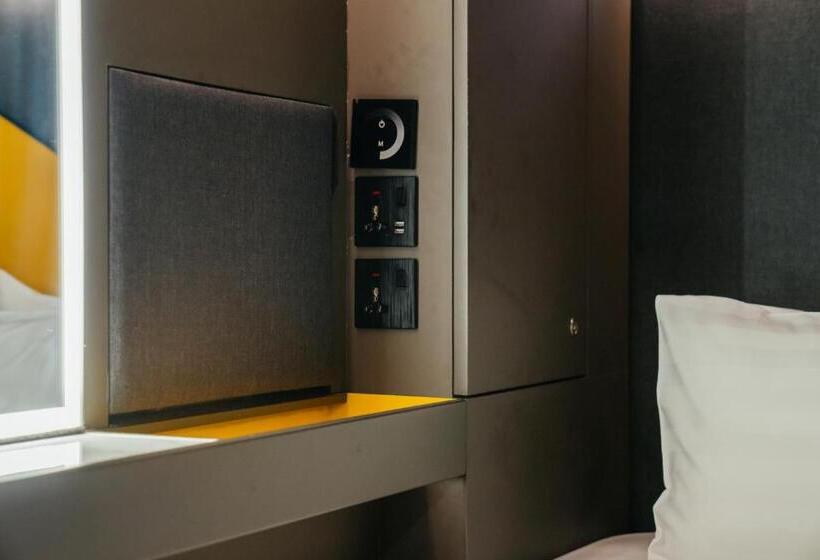 Capsule, Capsule Transit Sleep Lounge Klia T1   Landside