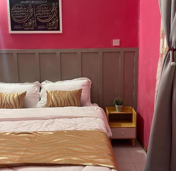 Дом 4 Спальни, Venice Raudhah Guest House