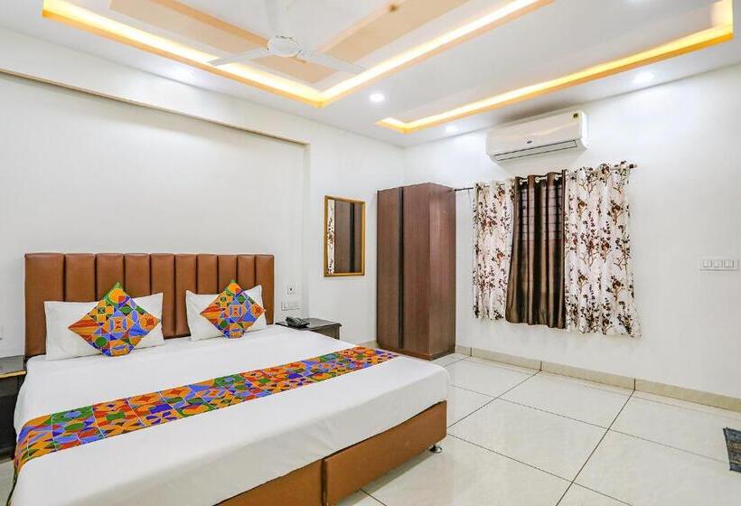 اتاق خانوادگی, Fabhotel Dhruva