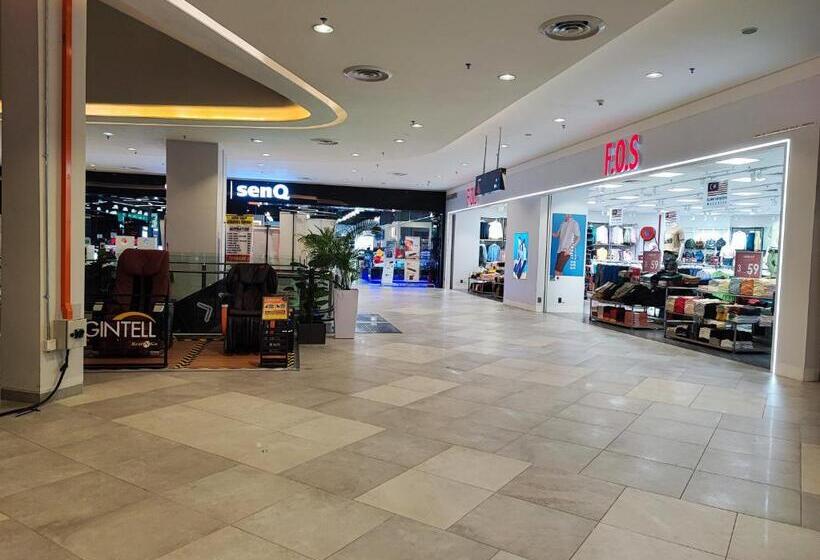 带城市景观的套间, Kuala Lumpur Datum Jelatek   Klcc View   Infont Lrt And 5 Minutes To Klcc  Near By Gleneagles