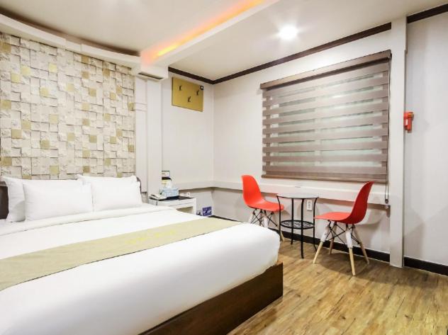 اتاق لوکس, Opera Motel