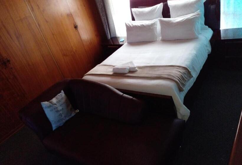 Номер Deluxe Кровать Кинг, Revival Guest House