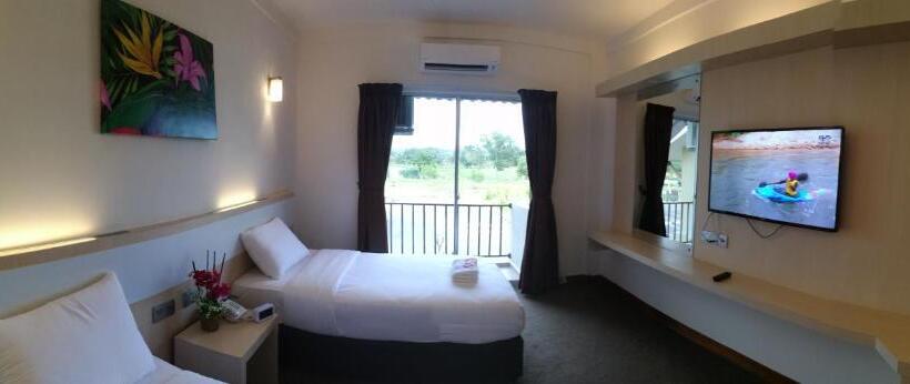 Номер Стандарт Вид на Озеро, Serdang Lake View Resort