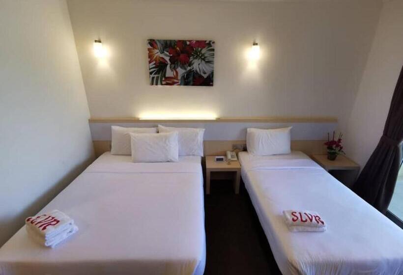Семейный Номер, Serdang Lake View Resort