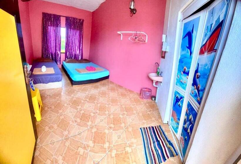 Трехместный Номер Deluxe, Rumah Hentian Ayah