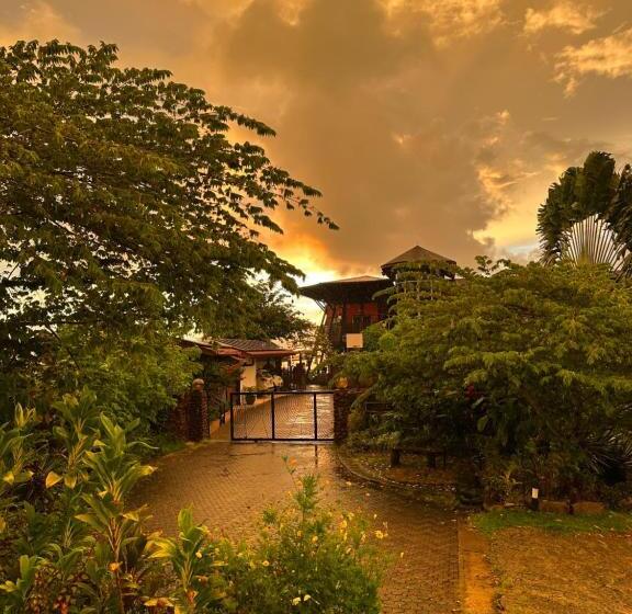 Номер Deluxe, Sinurambi Bed & Breakfast   Mills Residence