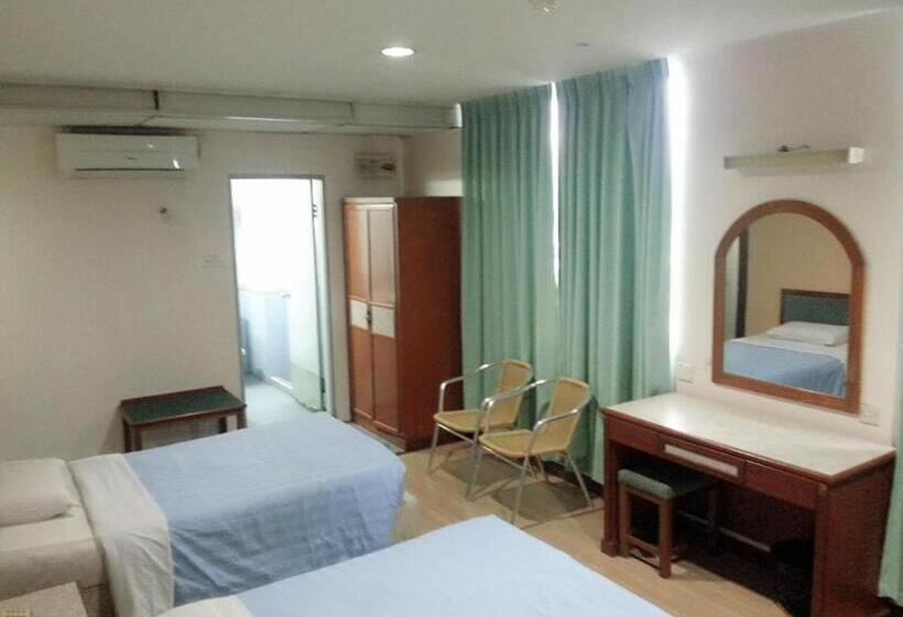 غرفة عائلية, Istana Monaco