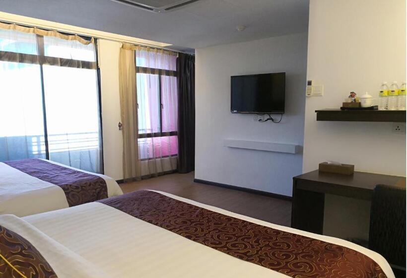 Семейный Номер Премиум, J Suites