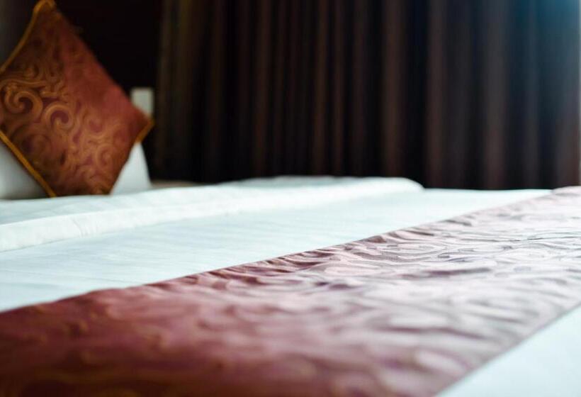 Семейный Номер Премиум, J Suites