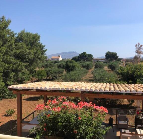 اتاق استاندارد چهارنفره با بالکن, B&b Siciliantica