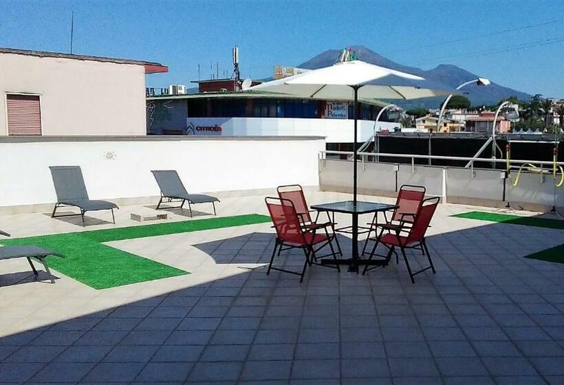 اتاق لوکس با بالکن, Pompei Boutique Inn