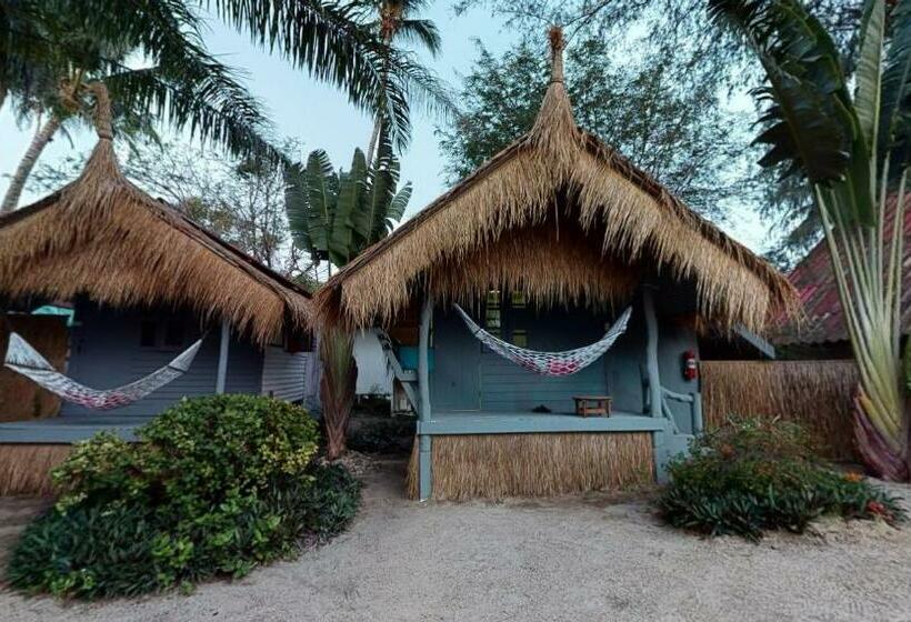 بانگلوی استاندارد با چشم‌انداز دریا, Sea Love Beach Bar & Bungalows