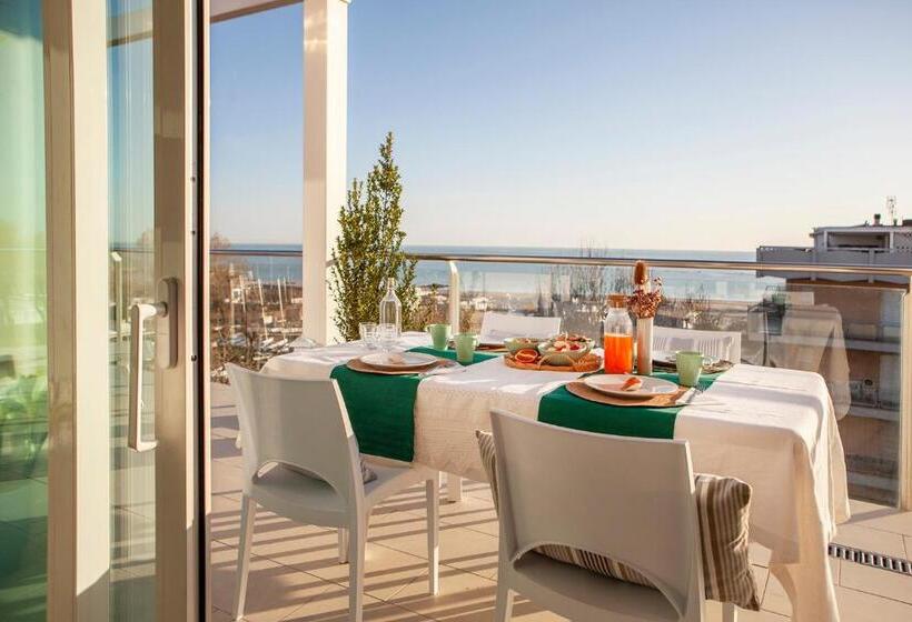ペントハウス２ベッドルームアパート, Residence Sunrise Cesenatico