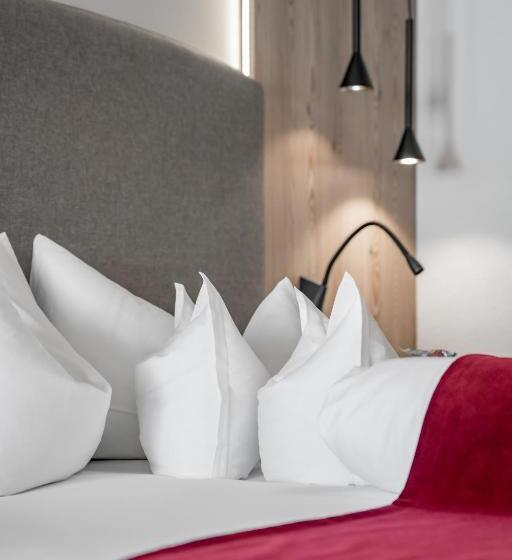 اتاق سوپریور با بالکن, Burghotel Alpenglühn