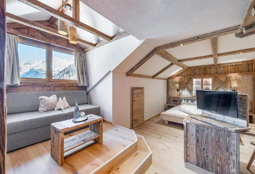 اتاق سوپریور, Burghotel Alpenglühn