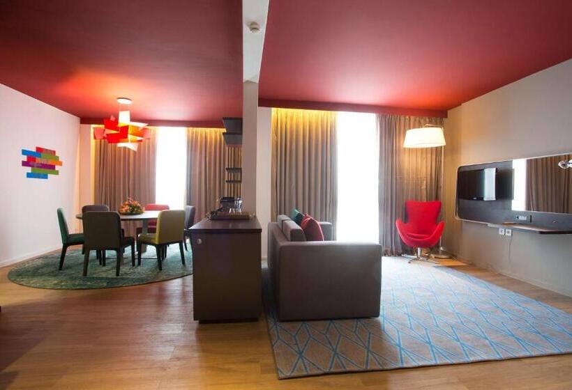سوییت با چشم‌انداز دریا, Park Inn By Radisson Libreville