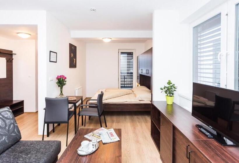 استودیوی پریمیوم, Barok Hotel And Apartments