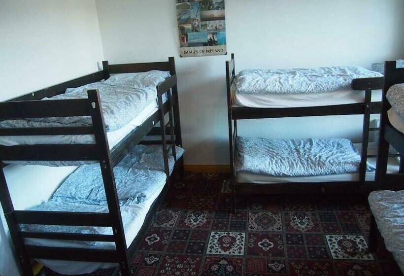 Кровать в Многоместном Номере с Общей Ванной, Cashel Holiday Hostel