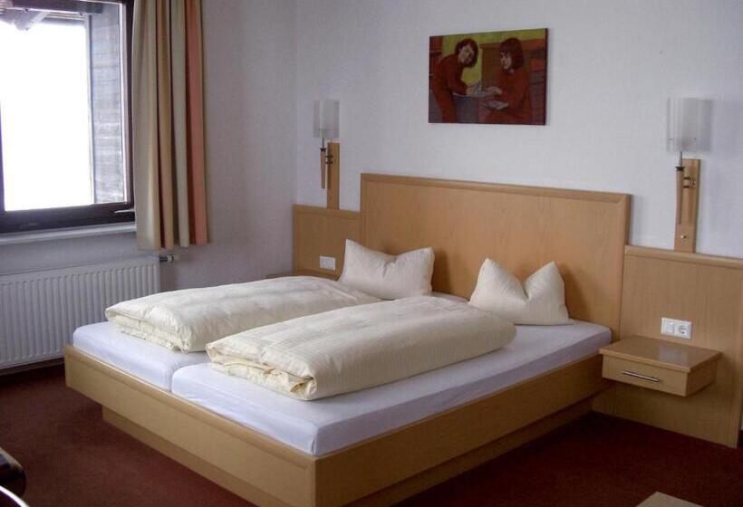 Четырехместный Номер Стандарт, Kärntnerhof