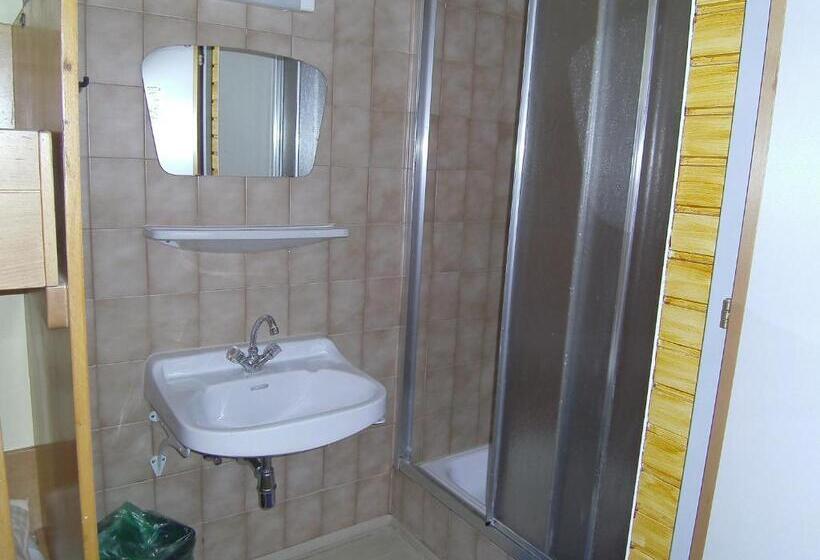 חדר סטנדרט לשלושה, Jugend  Und Familiengästehaus Heiligenblut