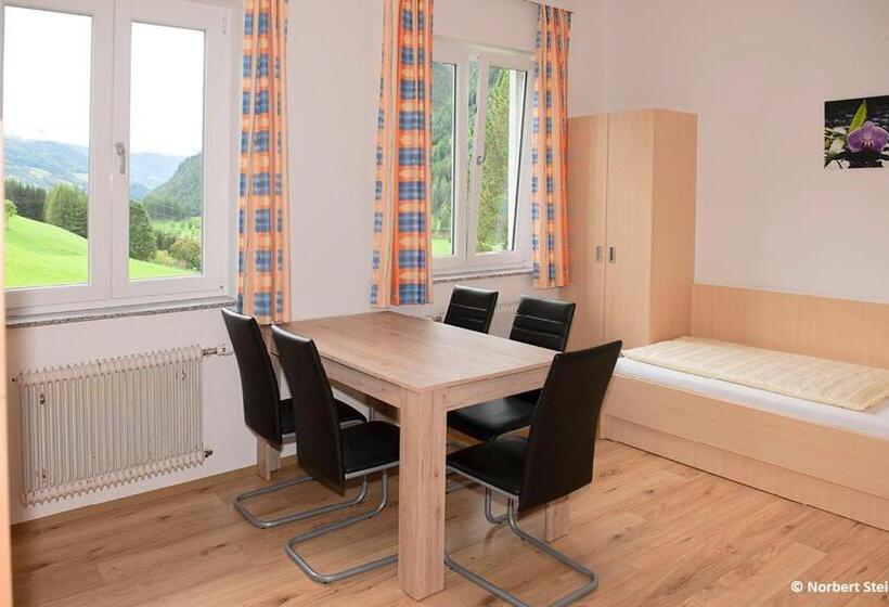 Номер Стандарт Четырехместный Совместный Санузел, Jugend  Und Familiengästehaus Heiligenblut