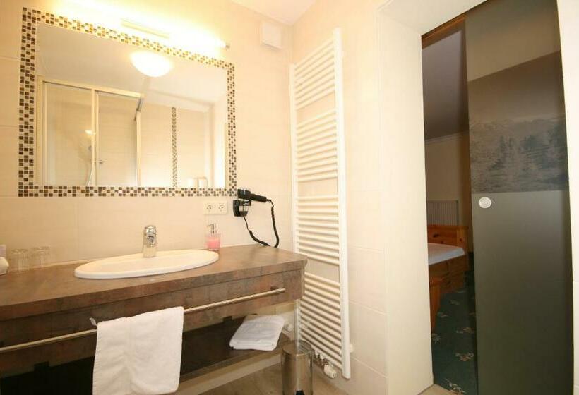 اتاق استاندارد, Alpenhotel Neuwirt
