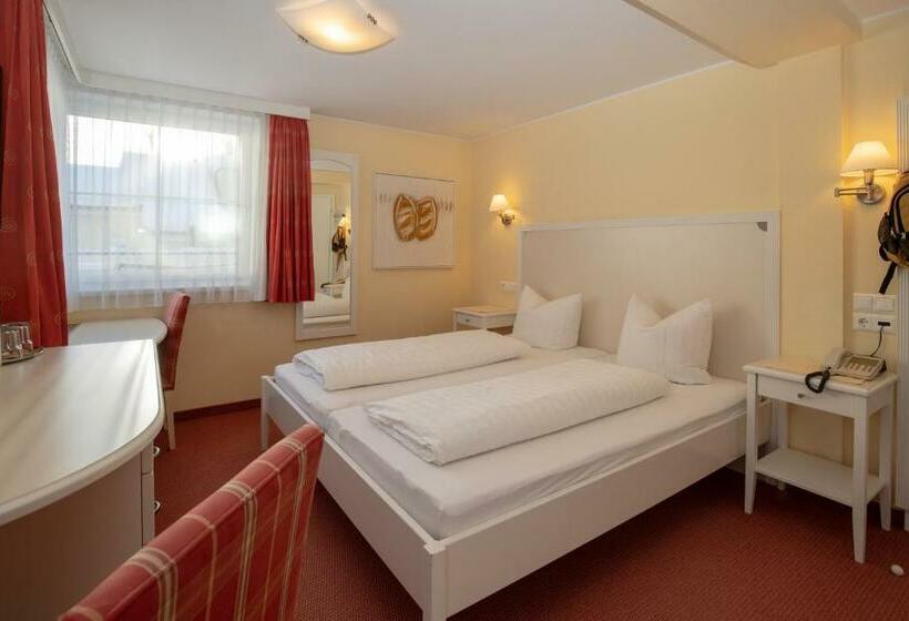 Quarto Estandar com Sacada, The Hotel   Himmlisch Wohlfühlen