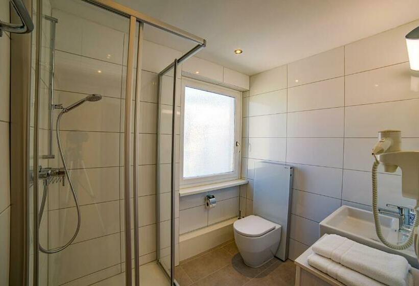 Quarto Estandar, Central