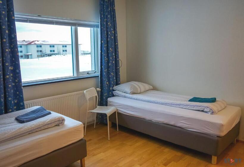 اتاق استاندارد سه نفره, Start Keflavik Airport