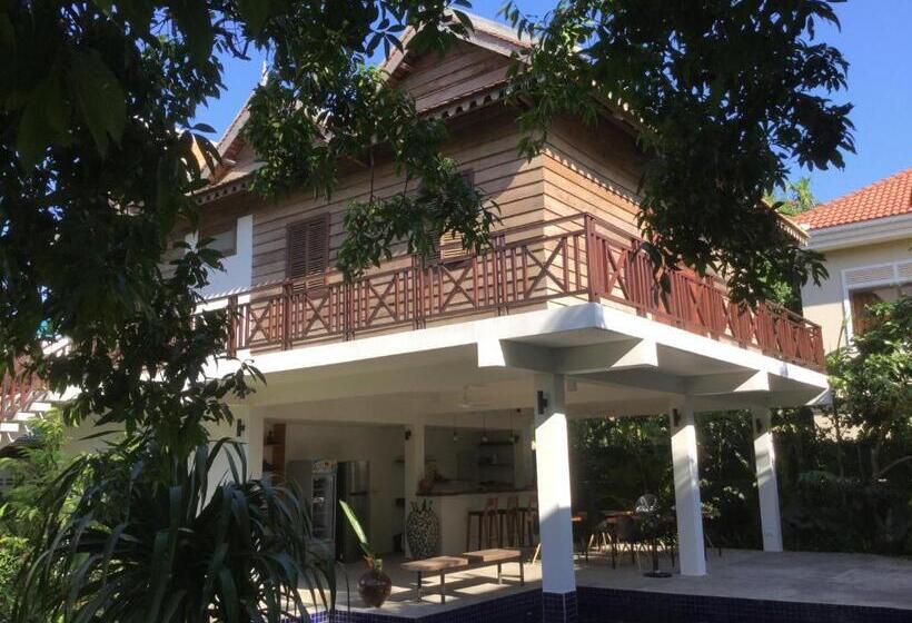 Вилла 1 Спальня, Enkosa 4 Bedroom Wooden Luxury House