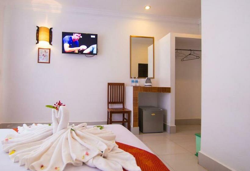 اتاق لوکس با بالکن, Blossoming Romduol Boutique