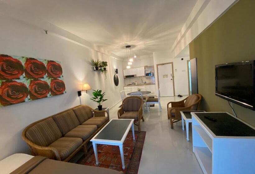 Deluxe Suite Sea View, Seaview Deluxe@rainbow Paradise Tg Bungah 4 6pax