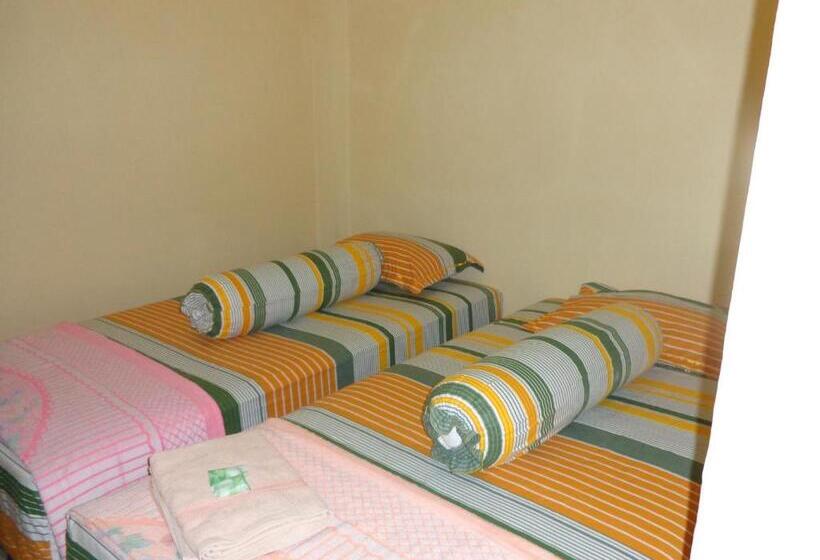 이코노미 룸, Musafir Inn