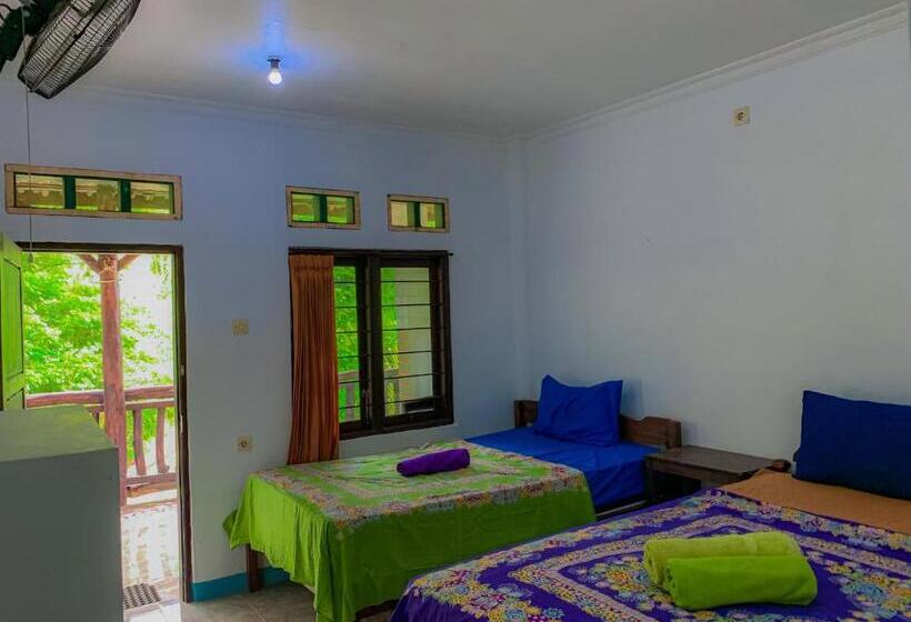 اتاق لوکس سه تخته, Breeze Hostel