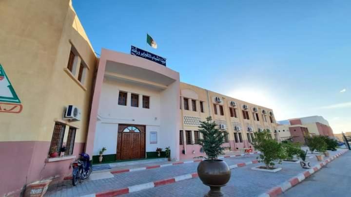 اتاق اکونومی, بيت الشباب 22 فبراير ورقلة