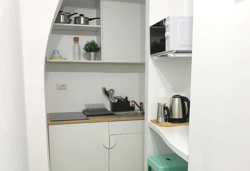 חדר אקונומי, Eccelso Suites